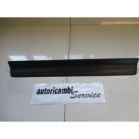 XALILLAGE LATERAL PLANCHER OEM N. 8196129 PI?CES DE VOITURE D'OCCASION BMW SERIE 3 E46 BER/SW/COUPE/CABRIO LCI RESTYLING (10/2001 - 2005) DIESEL D?PLACEMENT. 20 ANN?E 2002