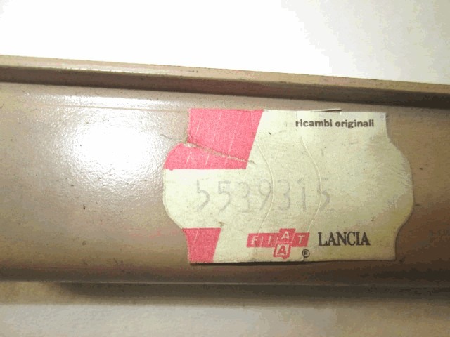 HABILLAGE ?L?MENTS D?CORATIFS ARRI?RE OEM N. 5539315 PI?CES DE VOITURE D'OCCASION FIAT 242 (1974 - 1987)DIESEL D?PLACEMENT. 22 ANN?E 1974