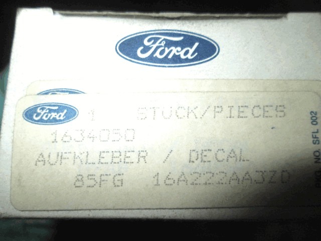 MOULURES LAT?RALES DE CARROSSERIE OEM N. 85FG16A222AA3ZD PI?CES DE VOITURE D'OCCASION FORD FIESTA (1976 - 1983)BENZINA D?PLACEMENT. 11 ANN?E 1976