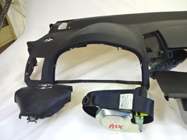 KIT AIRBAG COMPLET OEM N. 18039 KIT AIRBAG COMPLETO PI?CES DE VOITURE D'OCCASION TOYOTA COROLLA VERSO (2004 - 2009) BENZINA D?PLACEMENT. 16 ANN?E 2005