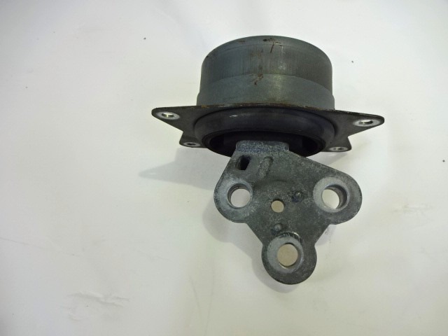 SUSPENSION BO?TE DE VITESSES OEM N. 51768781 PI?CES DE VOITURE D'OCCASION FIAT CROMA (11-2007 - 2010) DIESEL D?PLACEMENT. 19 ANN?E 2009