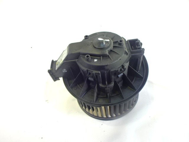 VENTILATEUR OEM N. VP8E2H-18456-AA PI?CES DE VOITURE D'OCCASION FORD FIESTA (09/2008 - 11/2012) DIESEL D?PLACEMENT. 14 ANN?E 2008