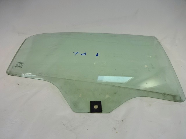 GLACE DE PORTE, VERRE TEINT? AR DROITE OEM N. 51869145 PI?CES DE VOITURE D'OCCASION FIAT GRANDE PUNTO 199 (2005 - 2012) DIESEL D?PLACEMENT. 13 ANN?E 2008