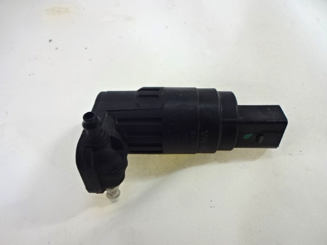 POMPE ? EAU D'ESSUIE-GLACE OEM N. 1K6955651 PI?CES DE VOITURE D'OCCASION AUDI A4 ALLROAD 8KH B8 BER/SW (2009 - 2016)DIESEL D?PLACEMENT. 20 ANN?E 2015