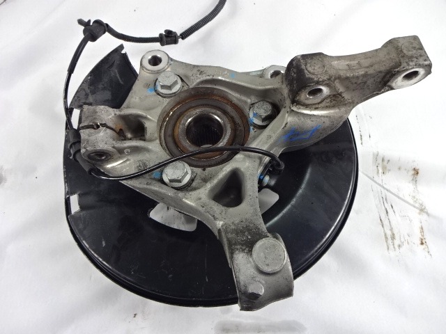 "PALIER DE PIVOT DROIT AVANT / MOYEU DE ROUE ARRI?RE AVEC ROULEMENT AV	 OEM N. 13248523 13502829 PI?CES DE VOITURE D'OCCASION CHEVROLET CRUZE J300 (DAL 2009) DIESEL D?PLACEMENT. 20 ANN?E 2010"