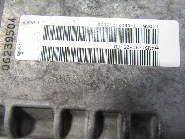 COLONNE DE DIRECTION OEM N. 4M51-3C529-FD PI?CES DE VOITURE D'OCCASION FORD FOCUS BER/SW (2005 - 2008) DIESEL D?PLACEMENT. 16 ANN?E 2008