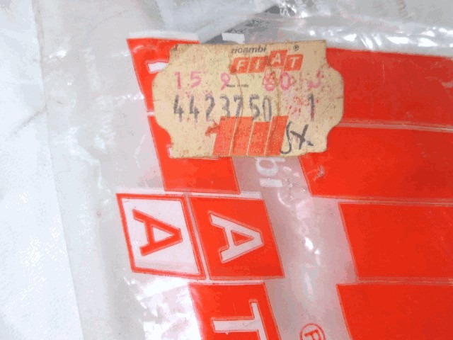 EMBL?ME AVANT OEM N. 4423750 PI?CES DE VOITURE D'OCCASION FIAT RITMO (1978 - 1982)BENZINA D?PLACEMENT. 11 ANN?E 1978