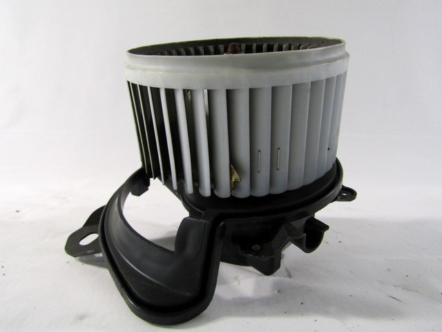 VENTILATEUR OEM N. 5D3330100 PI?CES DE VOITURE D'OCCASION FIAT GRANDE PUNTO 199 (2005 - 2012) DIESEL D?PLACEMENT. 13 ANN?E 2008