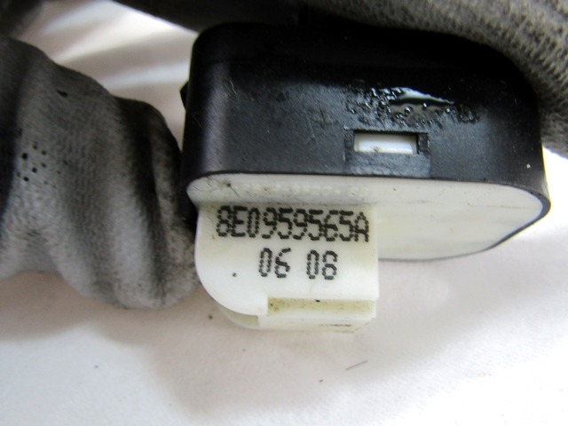 CHANGER DE MIROIRS ?LECTRIQUES OEM N. 8E0959565A PI?CES DE VOITURE D'OCCASION AUDI A3 8P 8PA 8P1 (2003 - 2008)DIESEL D?PLACEMENT. 20 ANN?E 2008