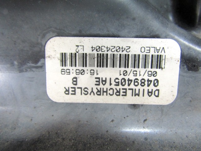 CACHE D'AUVENT OEM N. 04894051AE PI?CES DE VOITURE D'OCCASION CHRYSLER VOYAGER/GRAN VOYAGER RG RS MK4 (2001 - 2007) DIESEL D?PLACEMENT. 25 ANN?E 2001