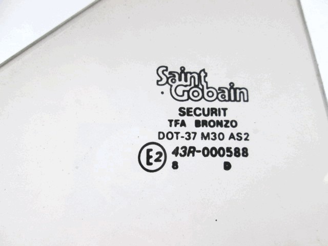 VITRE FIXE C?T? DROIT OEM N. 60503725 PI?CES DE VOITURE D'OCCASION ALFA ROMEO 33 905 (1983 - 1989)BENZINA D?PLACEMENT. 13 ANN?E 1986