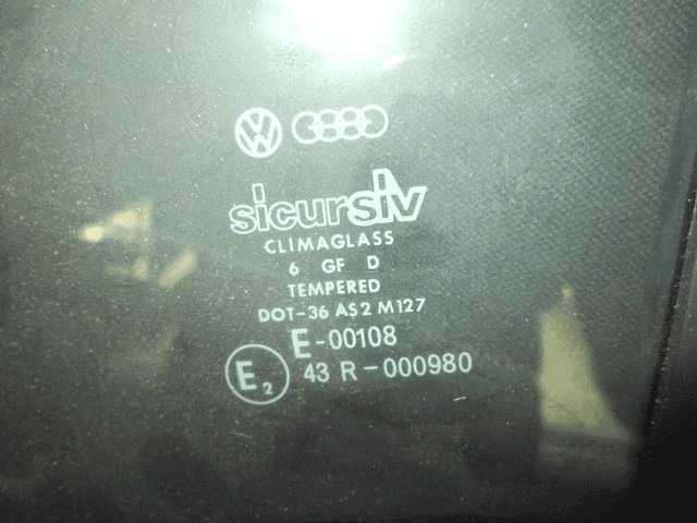 VITRE FIXE C?T? GAUCHE OEM N. 191845241A  PI?CES DE VOITURE D'OCCASION VOLKSWAGEN GOLF MK2 (1983 - 1992)BENZINA D?PLACEMENT. 16 ANN?E 1988