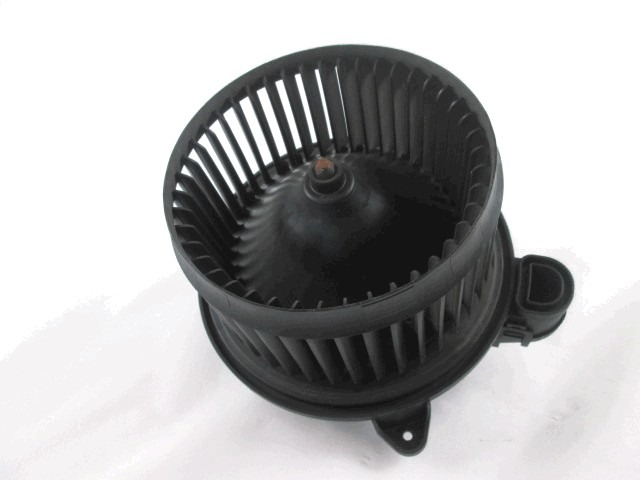 VENTILATEUR OEM N. AV11-19846-AB 0130115579 PI?CES DE VOITURE D'OCCASION FORD BMAX (DAL 2012)BENZINA D?PLACEMENT. 14 ANN?E 2013