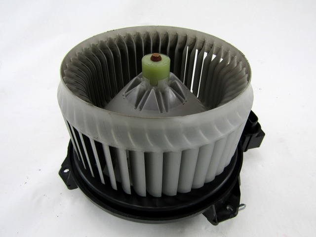 VENTILATEUR OEM N. AV272700-0311 PI?CES DE VOITURE D'OCCASION SUZUKI SWIFT MK4 MZ EZ (2004 - 2010) BENZINA D?PLACEMENT. 13 ANN?E 2007