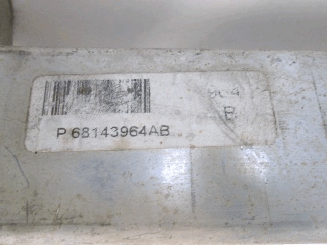 HABILLAGE ?L?MENTS D?CORATIFS ARRI?RE OEM N. 68143964AB PI?CES DE VOITURE D'OCCASION JEEP CHEROKEE (DAL 2014) DIESEL D?PLACEMENT. 22 ANN?E 2016