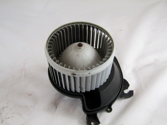 VENTILATEUR OEM N. 13335075 PI?CES DE VOITURE D'OCCASION OPEL CORSA D (02/2011 - 2014) BENZINA D?PLACEMENT. 12 ANN?E 2012