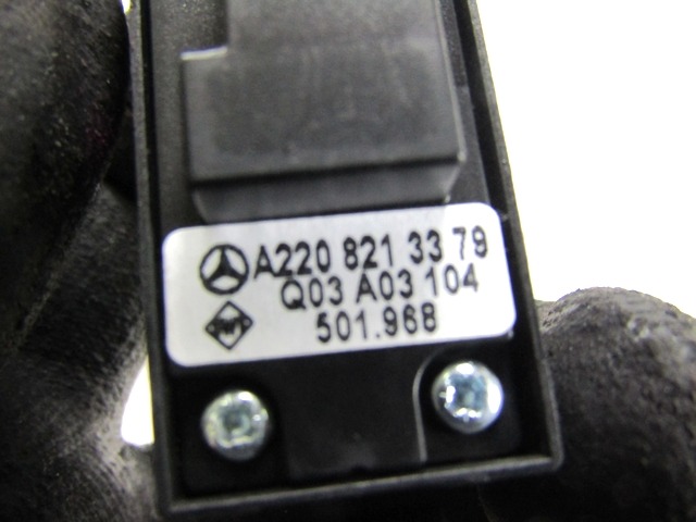 INTERRUPTEUR LEVE-GLACE OEM N. A2208213379 PI?CES DE VOITURE D'OCCASION MERCEDES CLASSE S W220 (1998 - 2006)DIESEL D?PLACEMENT. 32 ANN?E 2004