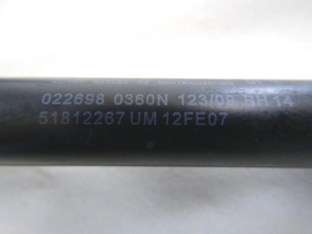 RESSORT PNEUMATIQUE, COUVERCLE COFFRE AR OEM N. 51812267 PI?CES DE VOITURE D'OCCASION FIAT BRAVO 198 (02/2007 - 01/2011) BENZINA/GPL D?PLACEMENT. 14 ANN?E 2009