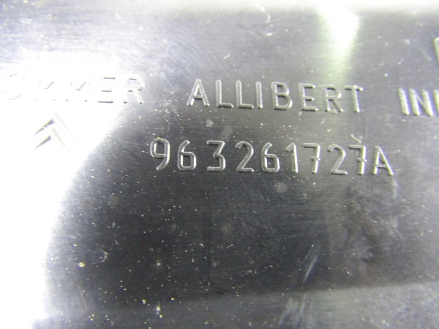 BUSES DE VENTILATION CENTRALES OEM N. 963261727A PI?CES DE VOITURE D'OCCASION CITROEN C5 MK1 /BREAK (2000 - 2007) DIESEL D?PLACEMENT. 20 ANN?E 2007