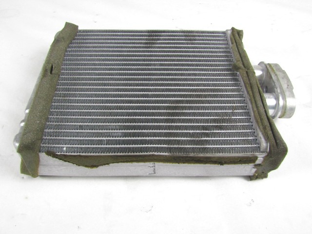 RADIATEUR DE CHAUFFAGE OEM N. 6R0819031 PI?CES DE VOITURE D'OCCASION VOLKSWAGEN POLO (06/2009 - 02/2014) BENZINA D?PLACEMENT. 12 ANN?E 2013