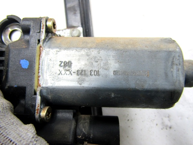 M?CANISME DE FEN?TRE DE PORTE ARRI?RE OEM N. 8D0959802E PI?CES DE VOITURE D'OCCASION AUDI A4 B5 BER/SW (1994 - 12/2000) DIESEL D?PLACEMENT. 19 ANN?E 2000