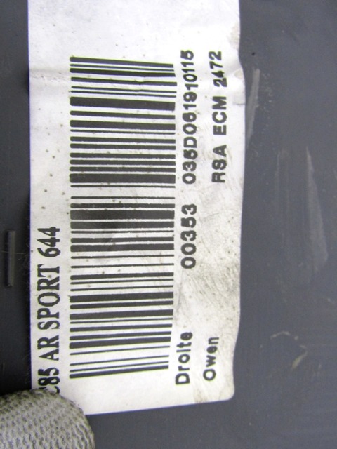 REV?TEMENT LAT?RAL ARRI?RE OEM N. 8200419141 PI?CES DE VOITURE D'OCCASION RENAULT CLIO (2005 - 05/2009) BENZINA D?PLACEMENT. 20 ANN?E 2007