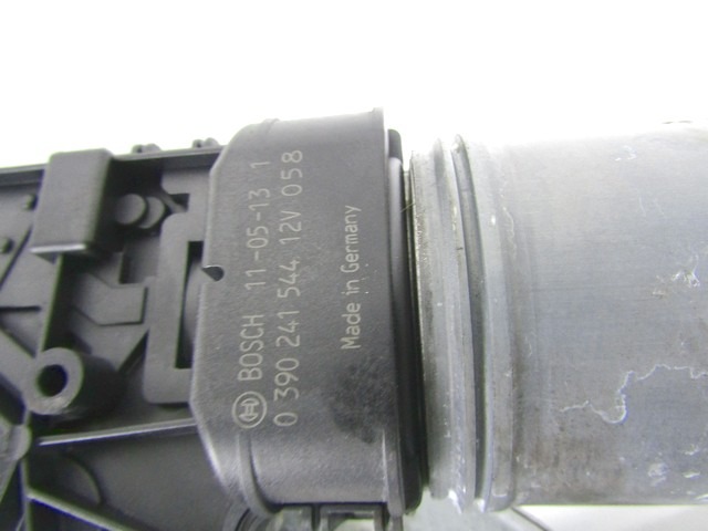 MOTEUR D'ESSUIE-GLACE OEM N. 390241544 PI?CES DE VOITURE D'OCCASION DACIA SANDERO MK1 (2008 - 2012) BENZINA/GPL D?PLACEMENT. 16 ANN?E 2011