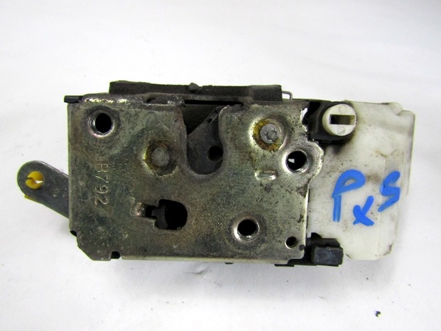 SERRURE CENTRALE PORTE ARRI?RE GAUCHE OEM N. 46557035 PI?CES DE VOITURE D'OCCASION ALFA ROMEO 147 937 (2001 - 2005)DIESEL D?PLACEMENT. 19 ANN?E 2003