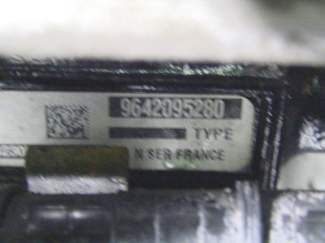 MOTEURS COMPLETS OEM N. 8HY PI?CES DE VOITURE D'OCCASION CITROEN C3 / PLURIEL (2002 - 09/2005) DIESEL D?PLACEMENT. 14 ANN?E 2003