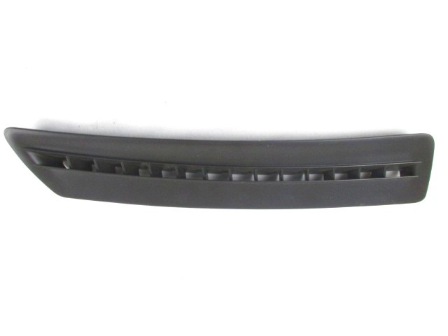 GRILLE DE SORTIE D'AIR OEM N. 735364146 PI?CES DE VOITURE D'OCCASION FIAT CROMA (11-2007 - 2010) DIESEL D?PLACEMENT. 19 ANN?E 2007