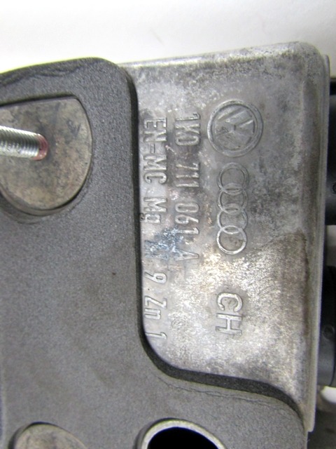 M?CANISME DE LEVIER DE VITESSES MANUEL OEM N. 1K0711061A PI?CES DE VOITURE D'OCCASION VOLKSWAGEN CADDY 3 (2004 - 2015)DIESEL D?PLACEMENT. 20 ANN?E 2006