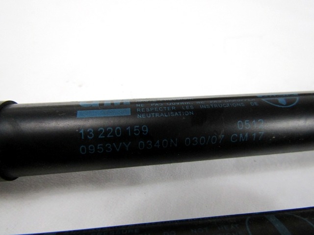 RESSORT PNEUMATIQUE, COUVERCLE COFFRE AR OEM N. 13220159 PI?CES DE VOITURE D'OCCASION OPEL ASTRA H L48,L08,L35,L67 5P/3P/SW (2004 - 2007) DIESEL D?PLACEMENT. 13 ANN?E 2007