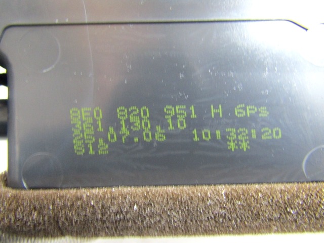 BUSES DE VENTILATION CENTRALES OEM N. 8E0820951H PI?CES DE VOITURE D'OCCASION AUDI A4 8EC 8ED 8HE B7 BER/SW/CABRIO (2004 - 2007) DIESEL D?PLACEMENT. 19 ANN?E 2006