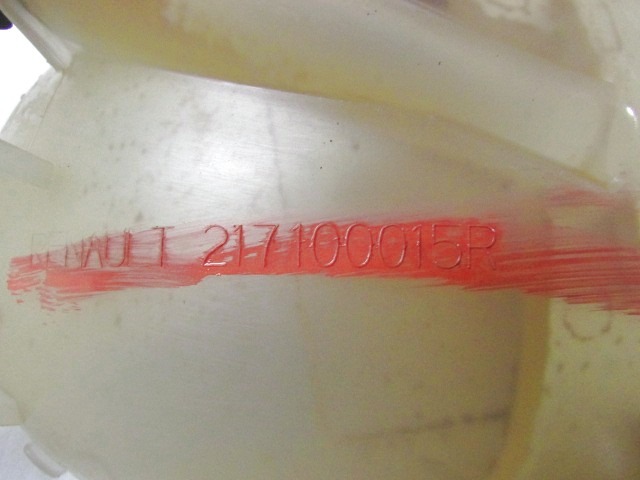R?SERVOIR TAMPON OEM N. 217100015R PI?CES DE VOITURE D'OCCASION RENAULT MASTER (DAL 2010)DIESEL D?PLACEMENT. 23 ANN?E 2011