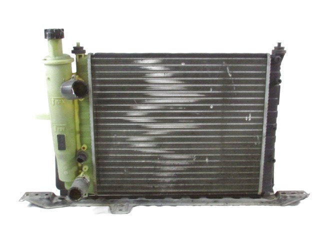 RADIATEUR OEM N. 71736181 PI?CES DE VOITURE D'OCCASION FIAT BRAVA 182 (1995 - 2001) BENZINA D?PLACEMENT. 14 ANN?E 1997