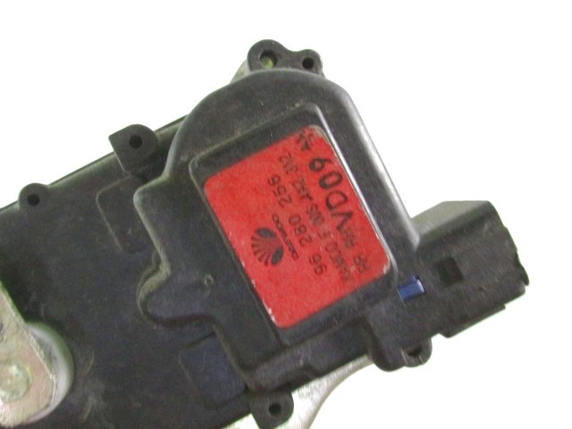 VERROUILLAGE CENTRAL DE LA PORTE ARRI?RE DROITE OEM N. 96280262 PI?CES DE VOITURE D'OCCASION DAEWOO MATIZ KLYA (1998 - 2004) BENZINA D?PLACEMENT. 8 ANN?E 2000