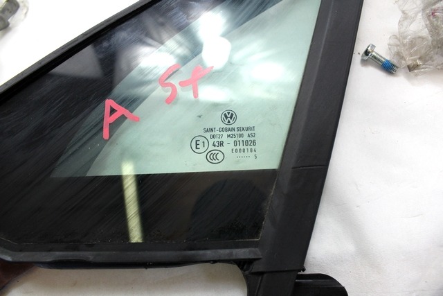 VITRE FIXE C?T? GAUCHE OEM N. 3G0845113F PI?CES DE VOITURE D'OCCASION VOLKSWAGEN PASSAT BER/SW (DAL 2015)DIESEL D?PLACEMENT. 20 ANN?E 2015