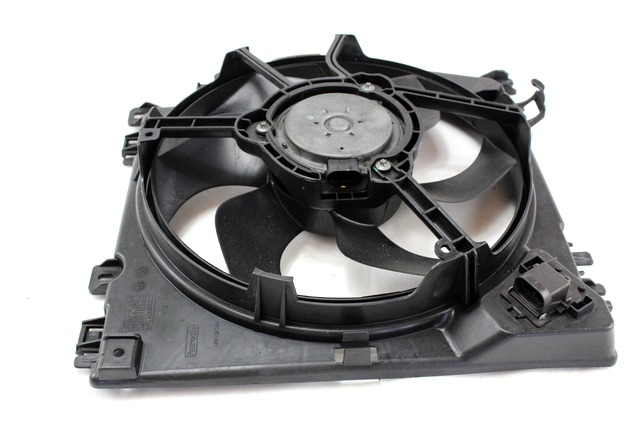 CADRE DE VENTILATEUR AVEC VENTILATEUR OEM N. 8200966248 PI?CES DE VOITURE D'OCCASION RENAULT CLIO (05/2009 - 2013) BENZINA/GPL D?PLACEMENT. 12 ANN?E 2010