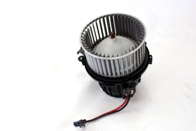 VENTILATEUR OEM N. 8T1820021 PI?CES DE VOITURE D'OCCASION AUDI A4 B8 8K2 BER/SW/CABRIO (2007 - 11/2015) DIESEL D?PLACEMENT. 20 ANN?E 2013