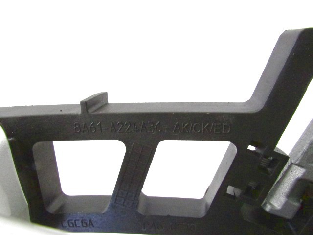 POIGNEE DE PORTE AVANT DROITE OEM N. 8A61-A224A36-AK PI?CES DE VOITURE D'OCCASION FORD FIESTA (09/2008 - 11/2012) DIESEL D?PLACEMENT. 16 ANN?E 2010