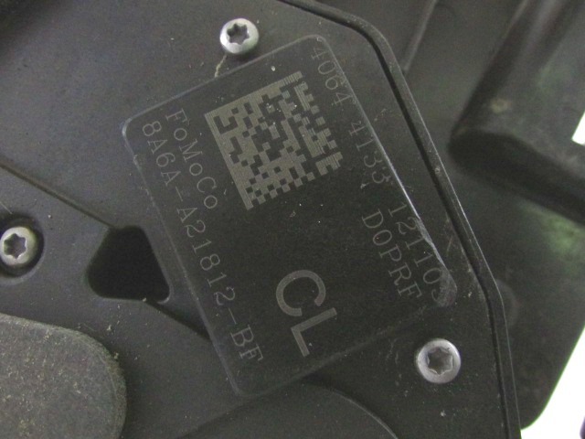 VERROUILLAGE CENTRAL DE LA PORTE AVANT DROITE OEM N. 8A6A-A21812-BF PI?CES DE VOITURE D'OCCASION FORD FIESTA (09/2008 - 11/2012) DIESEL D?PLACEMENT. 16 ANN?E 2010