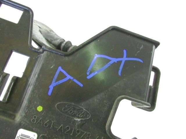 VERROUILLAGE CENTRAL DE LA PORTE AVANT DROITE OEM N. 8A6A-A21812-BF PI?CES DE VOITURE D'OCCASION FORD FIESTA (09/2008 - 11/2012) DIESEL D?PLACEMENT. 16 ANN?E 2010