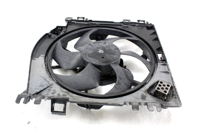 CADRE DE VENTILATEUR AVEC VENTILATEUR OEM N. 8200135167 PI?CES DE VOITURE D'OCCASION RENAULT MODUS (2004 - 2008) DIESEL D?PLACEMENT. 15 ANN?E 2005