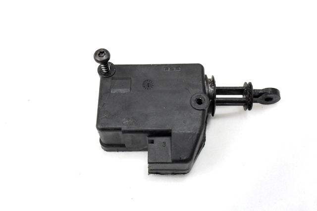 SERRURE,COUVERCLE AR OEM N. 7905584000 PI?CES DE VOITURE D'OCCASION FIAT SCUDO (1995 - 2004) DIESEL D?PLACEMENT. 20 ANN?E 2002