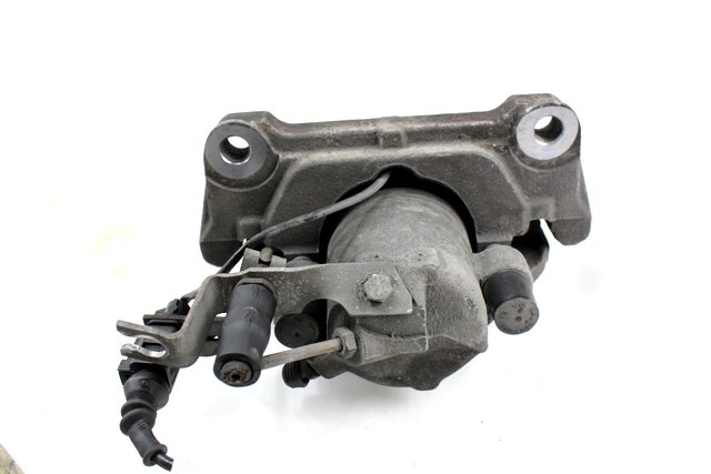 ETRIER DE FREIN AVANT GAUCHE OEM N. 8E0615123A PI?CES DE VOITURE D'OCCASION AUDI A4 8EC 8ED 8HE B7 BER/SW/CABRIO (2004 - 2007) DIESEL D?PLACEMENT. 19 ANN?E 2005