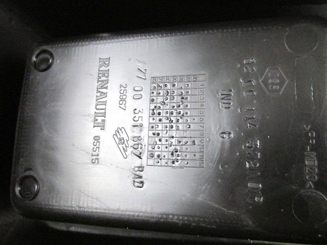 PORTE-OBJET DE TUNNEL SANS ACCOUDOIR OEM N. 7700351867 PI?CES DE VOITURE D'OCCASION NISSAN INTERSTAR (2002 - 2016)DIESEL D?PLACEMENT. 25 ANN?E 2002