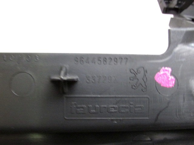 PI?CES ACCOL?E.PLANCHE BORD, PARTIE INF. OEM N. 9644582977 PI?CES DE VOITURE D'OCCASION PEUGEOT 407 BER/SW (2004 - 06/2008) DIESEL D?PLACEMENT. 20 ANN?E 2005