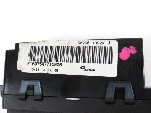 AFFICHEUR D?PORT? . OEM N. 68260-JD92A PI?CES DE VOITURE D'OCCASION NISSAN QASHQAI J10C (2006 - 2010) DIESEL D?PLACEMENT. 15 ANN?E 2008