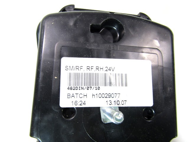 FEU ARRI?RE DROIT  OEM N. 20425720 PI?CES DE VOITURE D'OCCASION VOLVO SERIE FM (2001 - 2005)DIESEL D?PLACEMENT. 92 ANN?E 2001