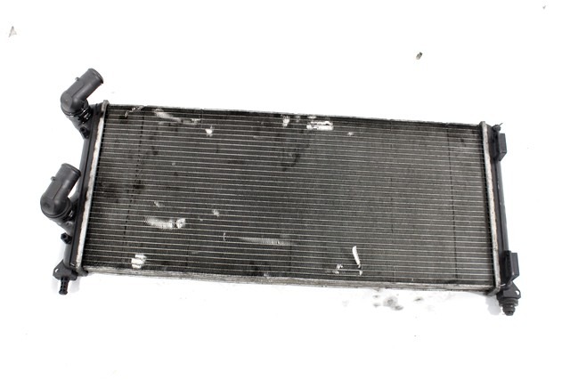 RADIATEUR OEM N. 51861635 PI?CES DE VOITURE D'OCCASION FIAT DOBLO MK1 R (2005 - 2009) DIESEL D?PLACEMENT. 13 ANN?E 2006